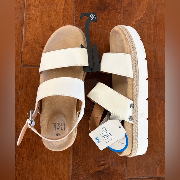 ❤️Time and Tru White Platform Espadrille Sandals New size 9.5 Comfort Flatform - Picture 4 of 10